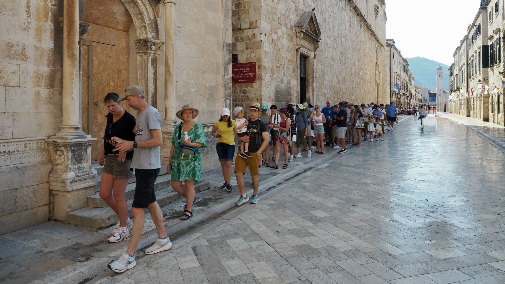 Warteschlange in der Altstadt von Dubrovnik.